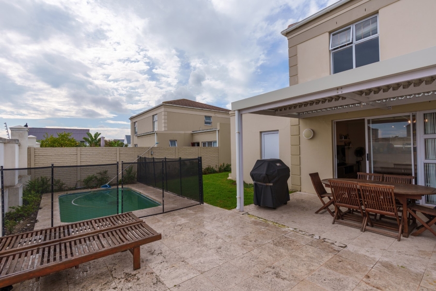 2 Bedroom Property for Sale in Royal Ascot Western Cape